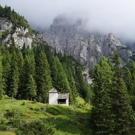 Rifugio F.lli De Gasperi *